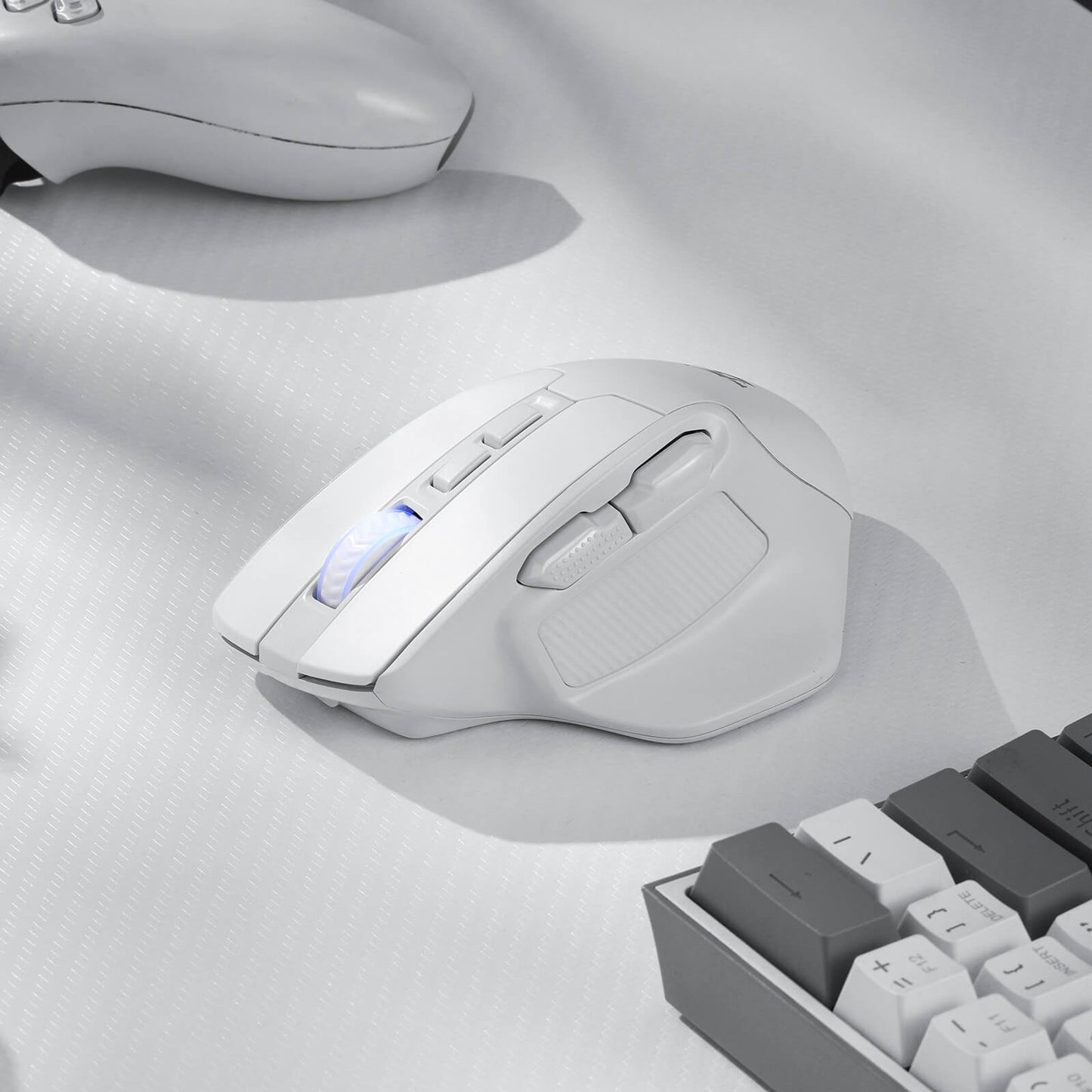 Redragon M806 white Wireless Gaming Mouse